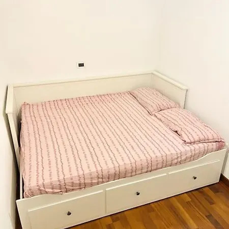 Trilocale Il Glicine فيرّارا