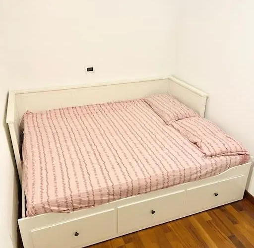 Trilocale Il Glicine فيرّارا